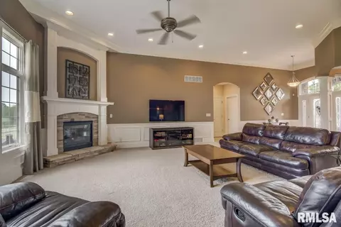 4505 Lynhurst Dr, Springfield, IL 62711 photo 7