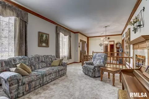 2724 Hilltop Rd, Springfield, IL 62712 photo 14