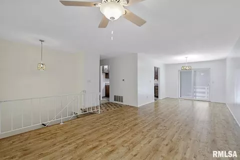 2 Mesa Rd, Springfield, IL 62702 photo 5