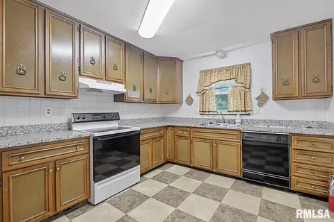 2 Mesa Rd, Springfield, IL 62702 photo 9