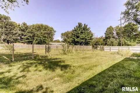 507 Rainbow Dr, Athens, IL 62613 photo 4
