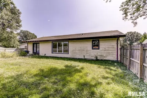 507 Rainbow Dr, Athens, IL 62613 photo 3