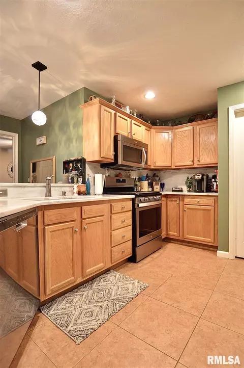 2913 Ocala Ln, Springfield, IL 62707 photo 5