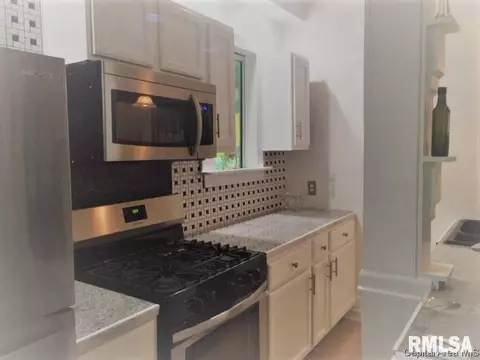 1151 N 3rd St, Springfield, IL 62702 photo 10