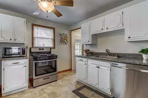 2042 E Buchanan St, Springfield, IL 62703 photo 10