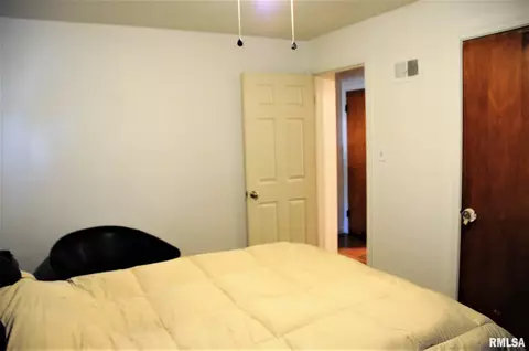 1021 N Bruns Ln, Springfield, IL 62702 photo 12