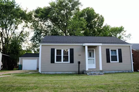 1021 N Bruns Ln, Springfield, IL 62702 photo 2