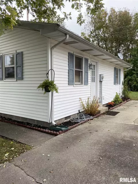 3116 Lakeshire Dr, Springfield, IL 62707 photo 2