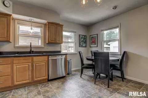 2524 S Pasfield St, Springfield, IL 62704 photo 6