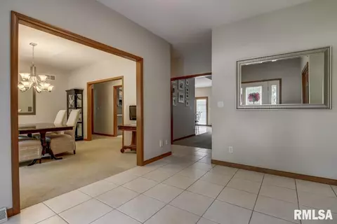 1534 Old Ivy Dr, Springfield, IL 62711 photo 2
