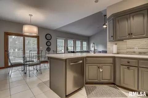 1534 Old Ivy Dr, Springfield, IL 62711 photo 12