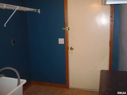 2008 Halifax Dr, Springfield, IL 62703 photo 9