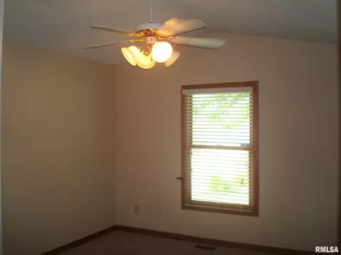 2008 Halifax Dr, Springfield, IL 62703 photo 12