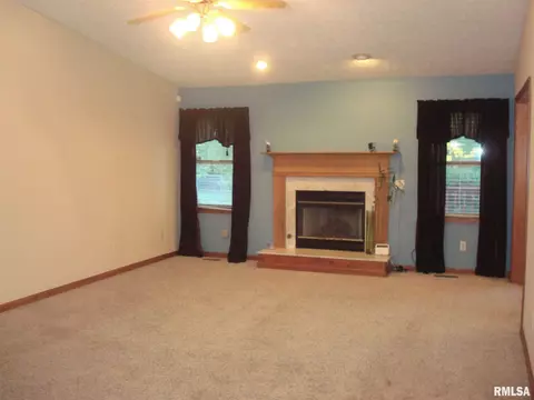 2008 Halifax Dr, Springfield, IL 62703 photo 4