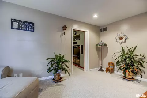 2229 Croydon Dr, Springfield, IL 62703 photo 6