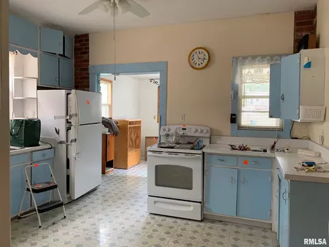 2352 S 10th St, Springfield, IL 62703 photo 3