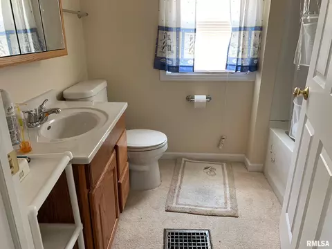2352 S 10th St, Springfield, IL 62703 photo 8