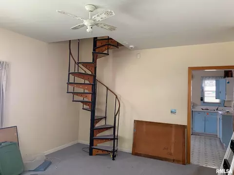 2352 S 10th St, Springfield, IL 62703 photo 5