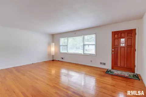 2633 Kent Dr, Springfield, IL 62703 photo 7