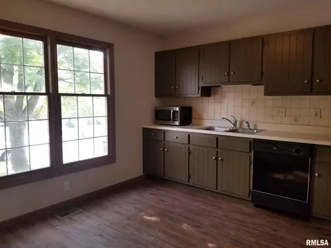 81 Amherst Dr, Springfield, IL 62702 photo 7