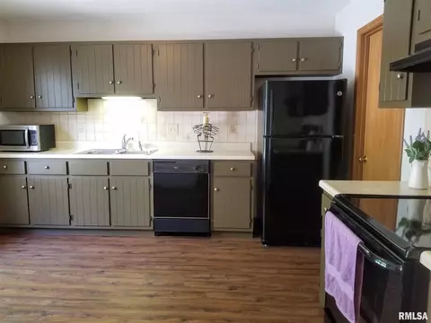 81 Amherst Dr, Springfield, IL 62702 photo 6