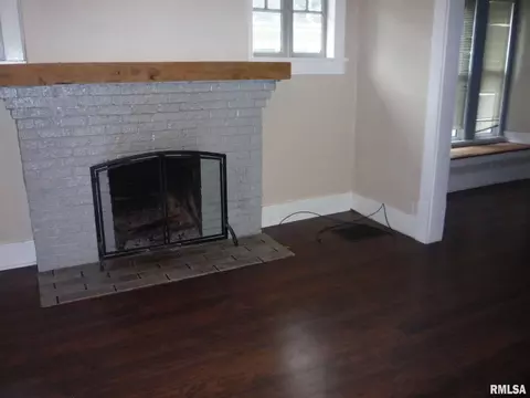 1713 S Pasfield St, Springfield, IL 62704 photo 2
