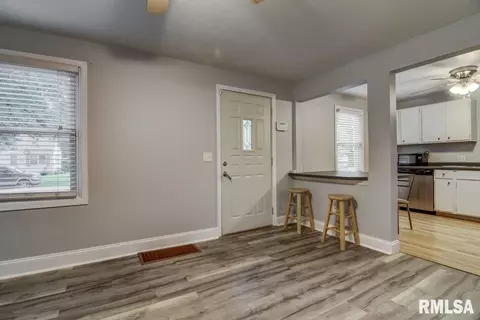 2149 Pickett St, Springfield, IL 62703 photo 3