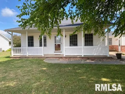 403 E Oak Grove Dr, Athens, IL 62613 photo 3