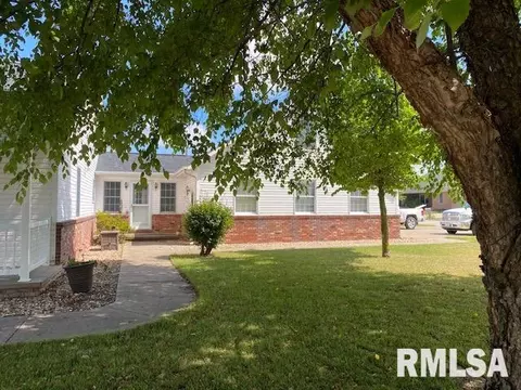 403 E Oak Grove Dr, Athens, IL 62613 photo 5