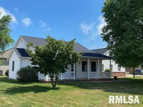 403 E Oak Grove Dr, Athens, IL 62613 photo 1