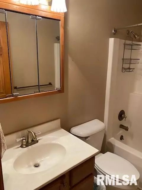 403 E Oak Grove Dr, Athens, IL 62613 photo 32
