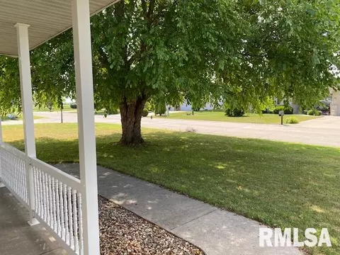 403 E Oak Grove Dr, Athens, IL 62613 photo 6