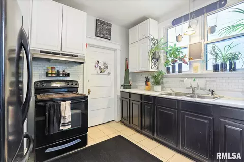 134 N Douglas Ave, Springfield, IL 62702 photo 8