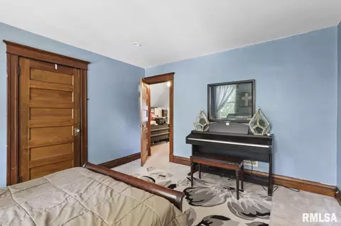 134 N Douglas Ave, Springfield, IL 62702 photo 14