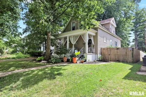 134 N Douglas Ave, Springfield, IL 62702 photo 2