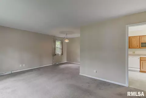 2620 Bennington Dr, Springfield, IL 62704 photo 5