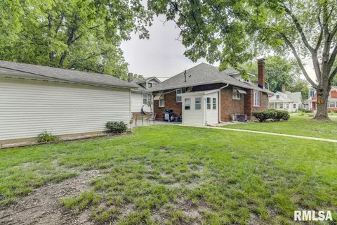 1041 S Walnut St, Springfield, IL 62704 photo 9
