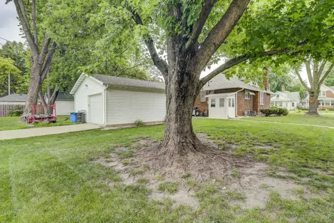 1041 S Walnut St, Springfield, IL 62704 photo 3