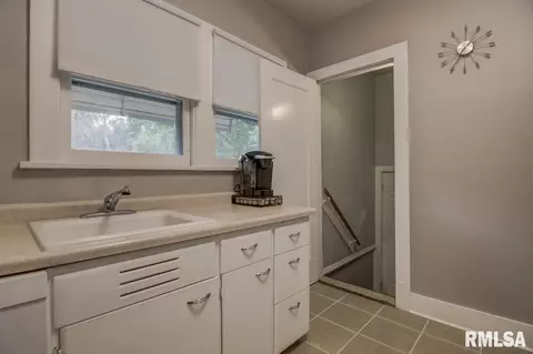 1041 S Walnut St, Springfield, IL 62704 photo 31