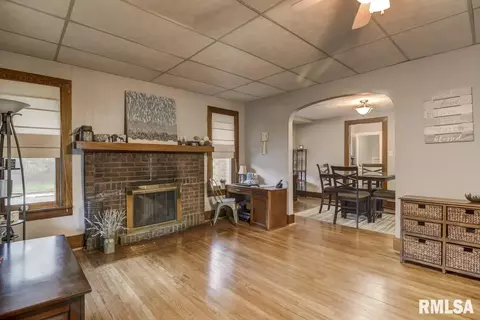1041 S Walnut St, Springfield, IL 62704 photo 33