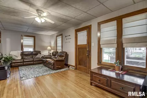 1041 S Walnut St, Springfield, IL 62704 photo 7