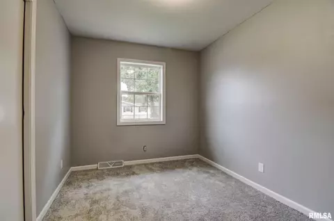 1816 N Wolfe St, Springfield, IL 62702 photo 12