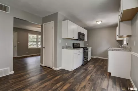 1816 N Wolfe St, Springfield, IL 62702 photo 7