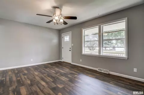 1816 N Wolfe St, Springfield, IL 62702 photo 3