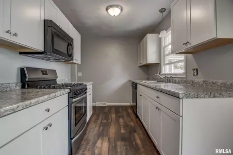 1816 N Wolfe St, Springfield, IL 62702 photo 8