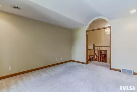 2517 Dickens Dr, Springfield, IL 62711 photo 6