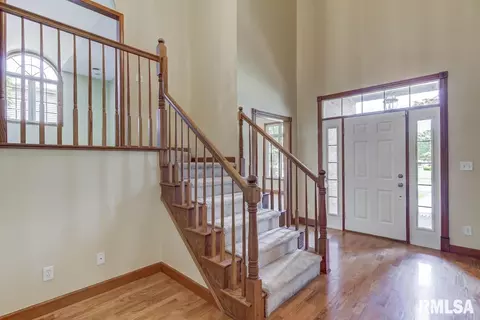 2517 Dickens Dr, Springfield, IL 62711 photo 2