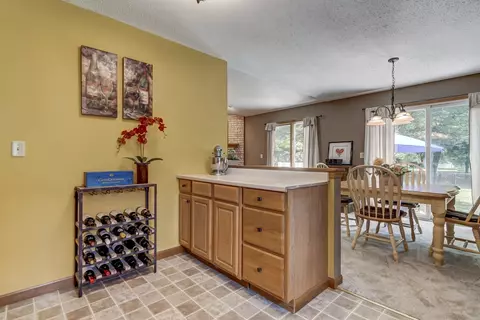 2702 Chase Dr, Springfield, IL 62704 photo 8