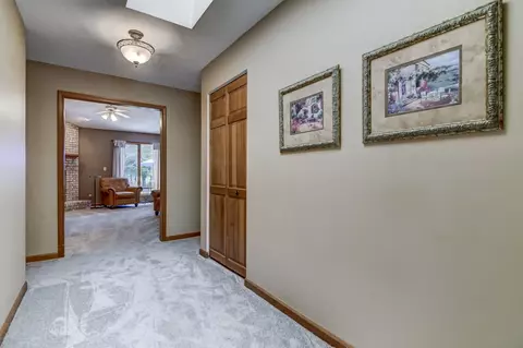 2702 Chase Dr, Springfield, IL 62704 photo 2