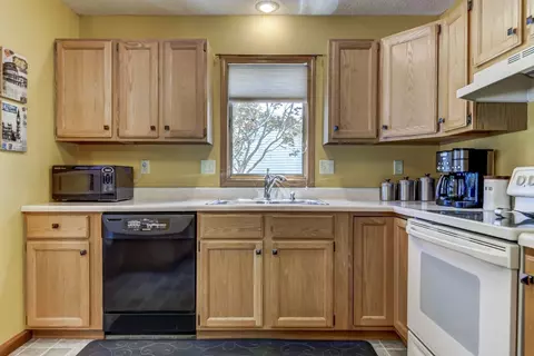 2702 Chase Dr, Springfield, IL 62704 photo 7